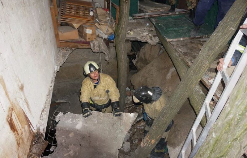 Взрыв в Донецке: опубликовано фото разрушенного дома