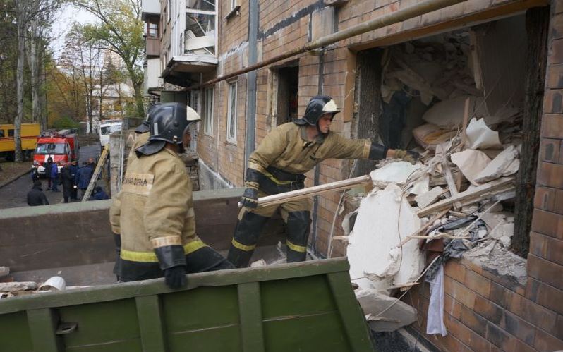 Взрыв в Донецке: опубликовано фото разрушенного дома