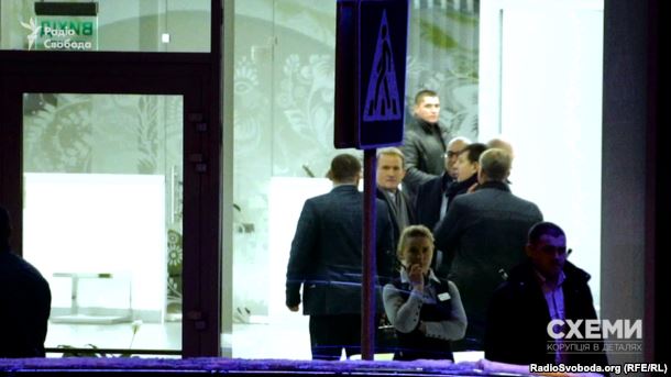 Медведчук, несмотря на запрет, летает из Украины в Россию, - &quot;Схемы&quot;