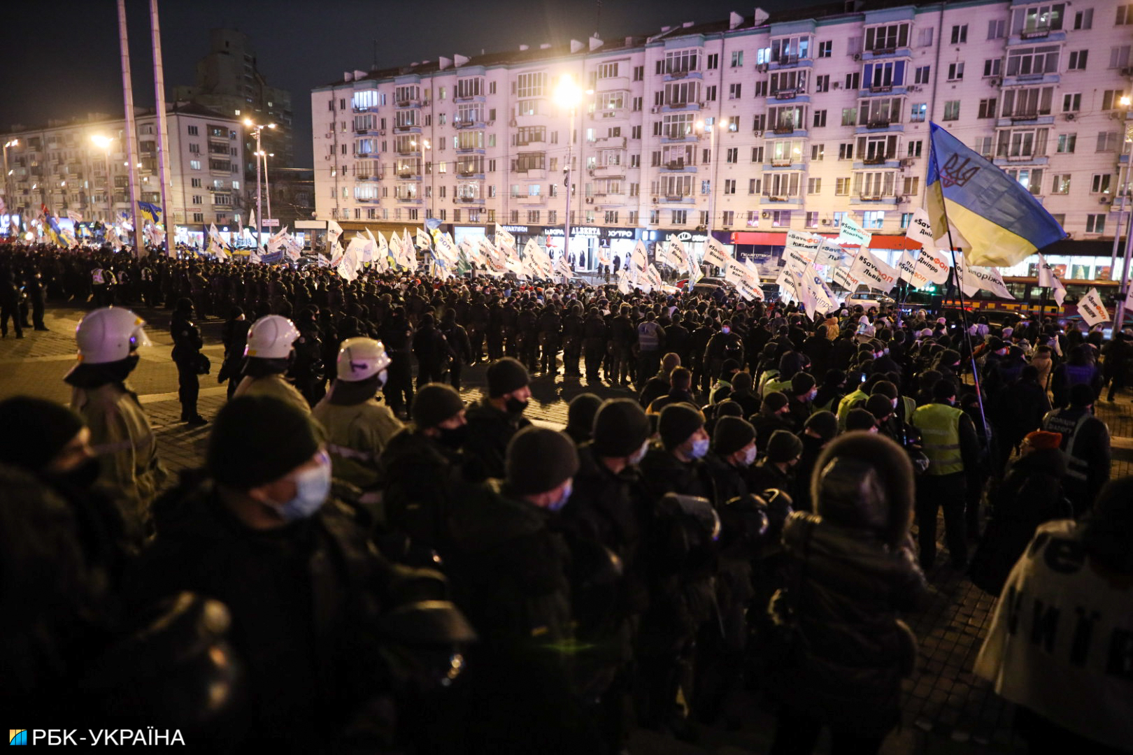 &quot;Квартал 95&quot; снимает новогоднее шоу в окружении Нацгвардии: при чем тут ФОПы