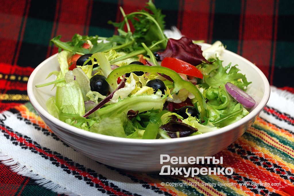 Кулинар дал рецепт вкуснейшего итальянского салата: на готовку всего несколько минут!