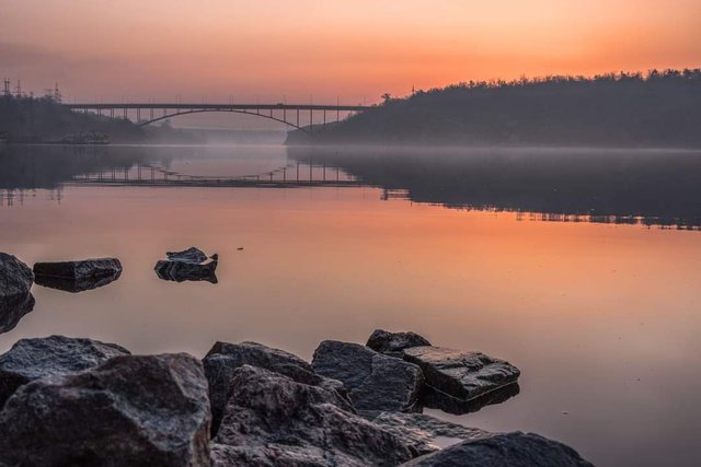 Фотограф показав містичний світанок над Хортицею: таким острів ще не бачили