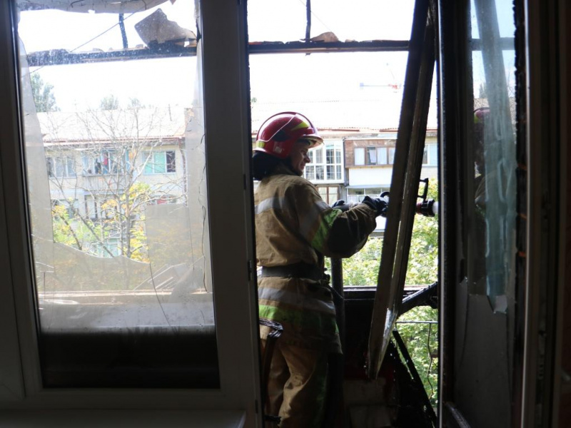 У Києві під час пожежі на Туполєва вигоріла квартира і балкони на трьох поверхах