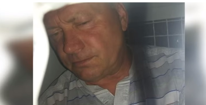 Просто спав за кермом: п'яний екс-депутат протягнув дівчину по асфальту (відео)