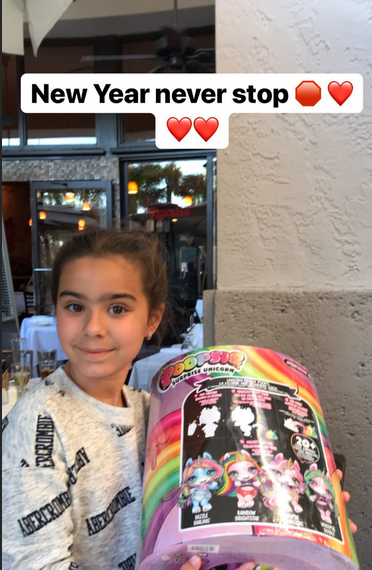 Праздник продолжается: Ани Лорак и ее муж сходили с дочерью в ресторан