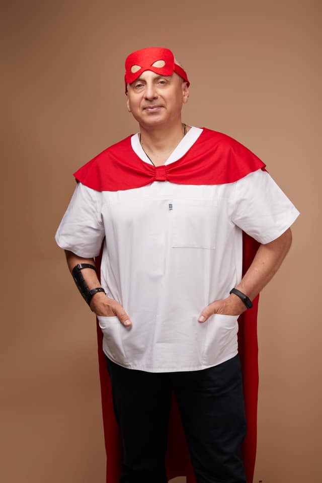 Украинские медики стали супергероями: как они выглядят