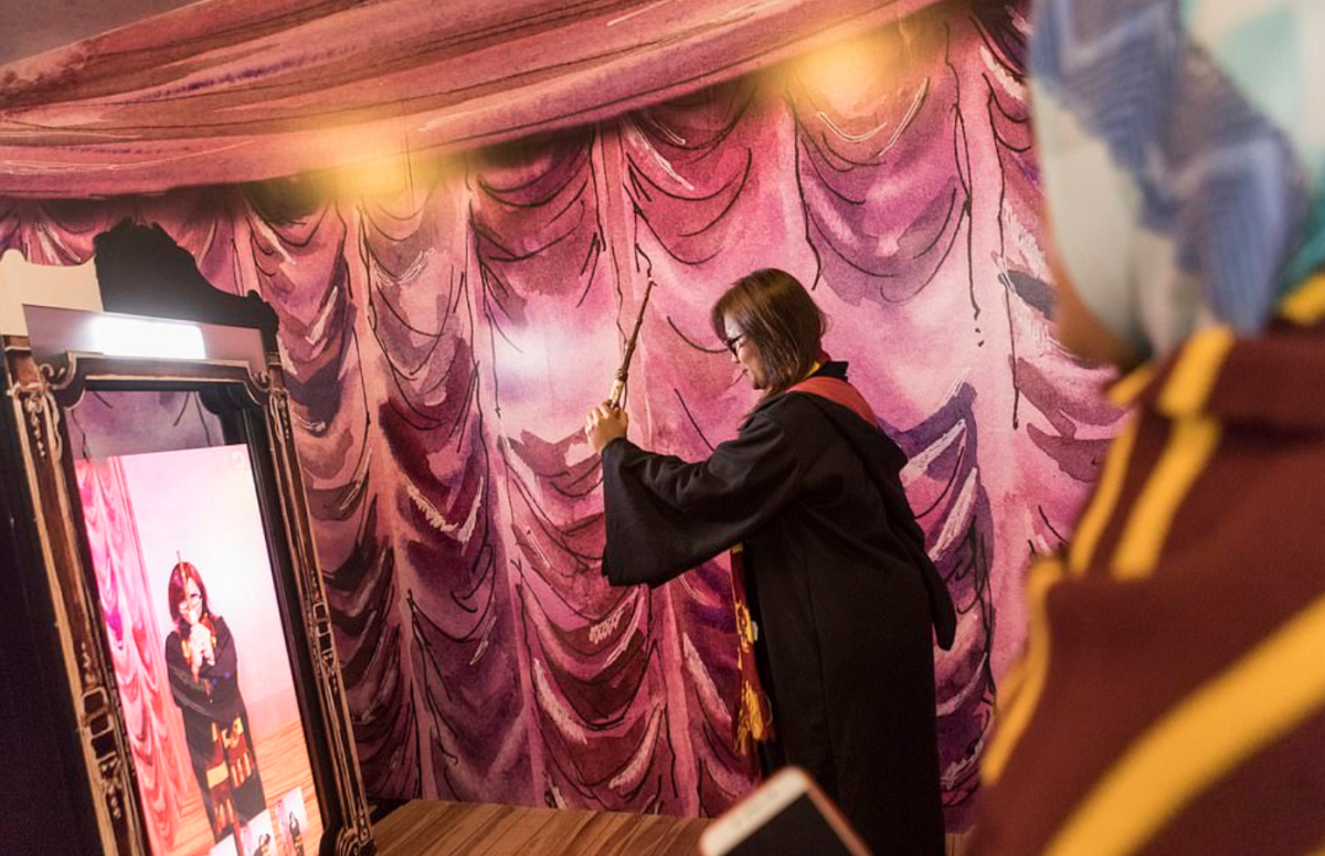 Аэропорт в Сингапуре украсили к Рождеству в стиле Гарри Поттера