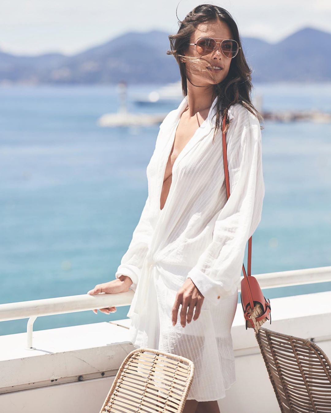 Сладкая жизнь: роскошная Алессандра Амбросио блистает в новом пляжном образе