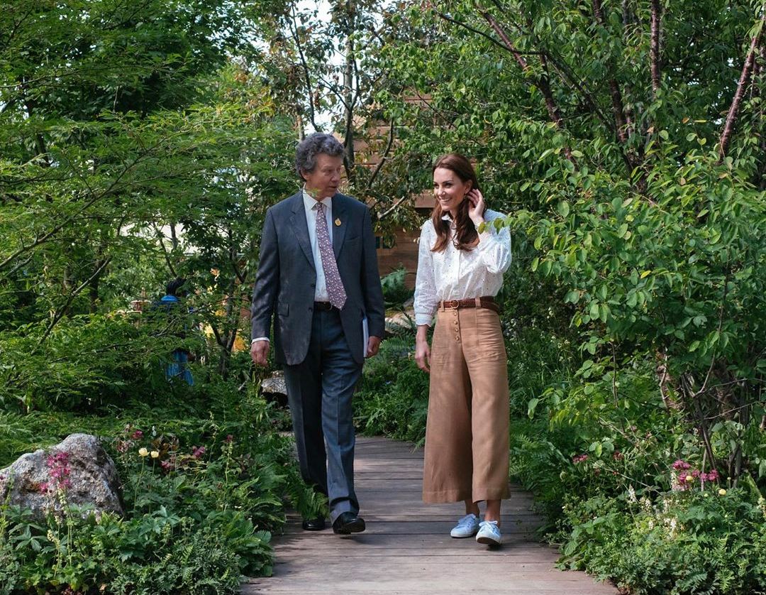 Королева квітів: Кейт Міддлтон показала стильний літній образ на відкритті виставки садівників