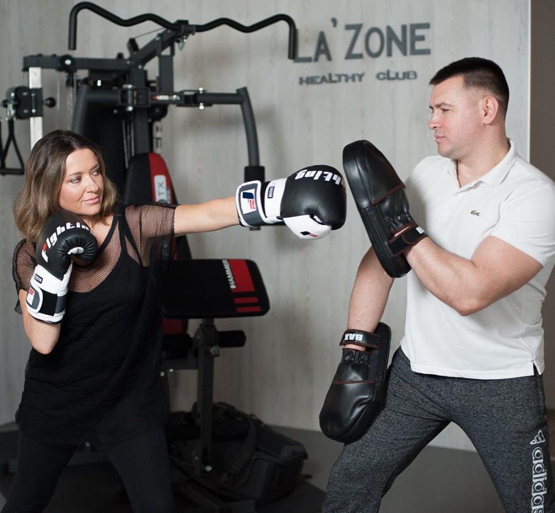 Корисно і азартно: Могилевська в сітчастій майці показала, чим зайнялася з чоловіком