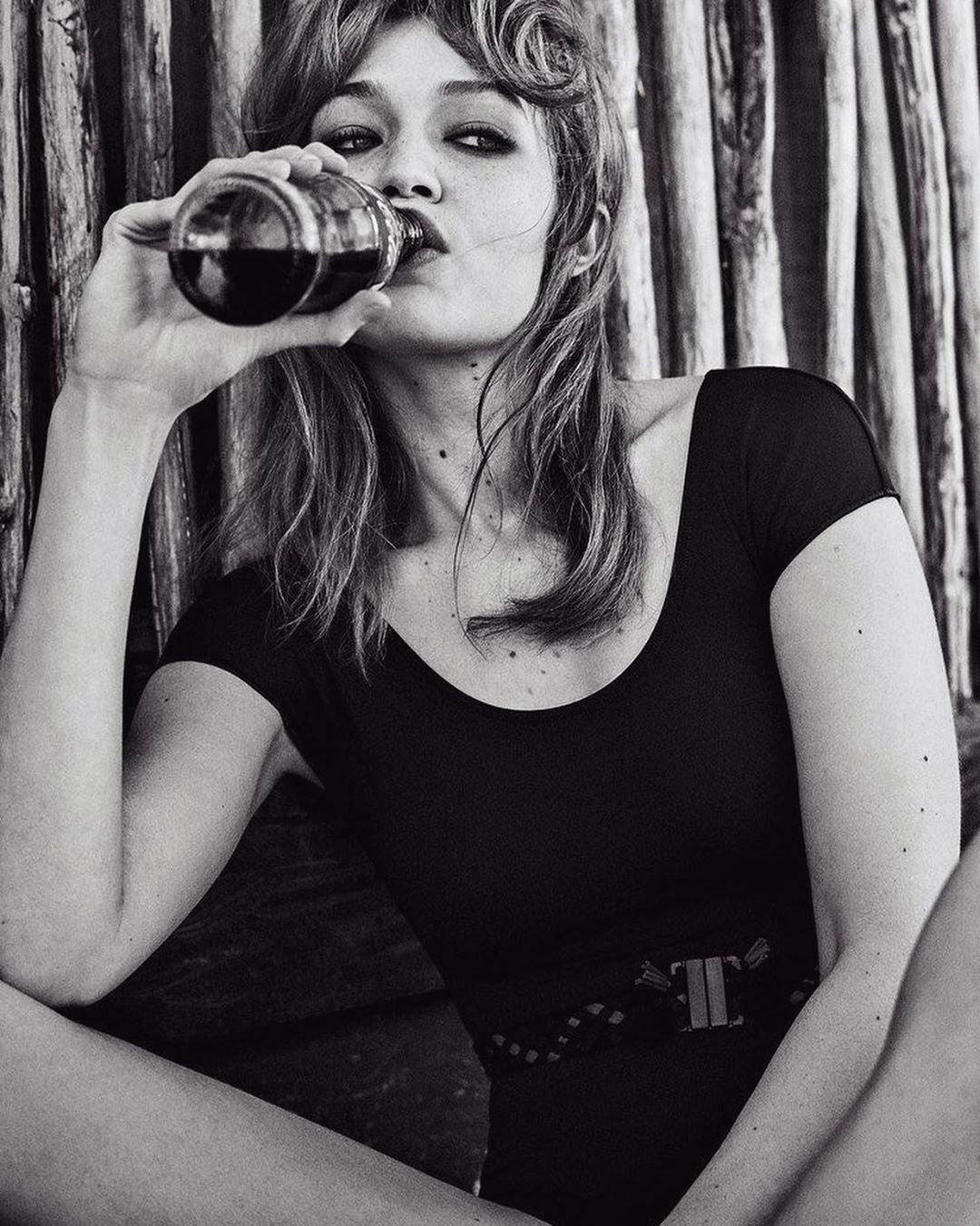 Жаркая пора: Джиджи Хадид восхитила летними образами в духе Брижит Бардо