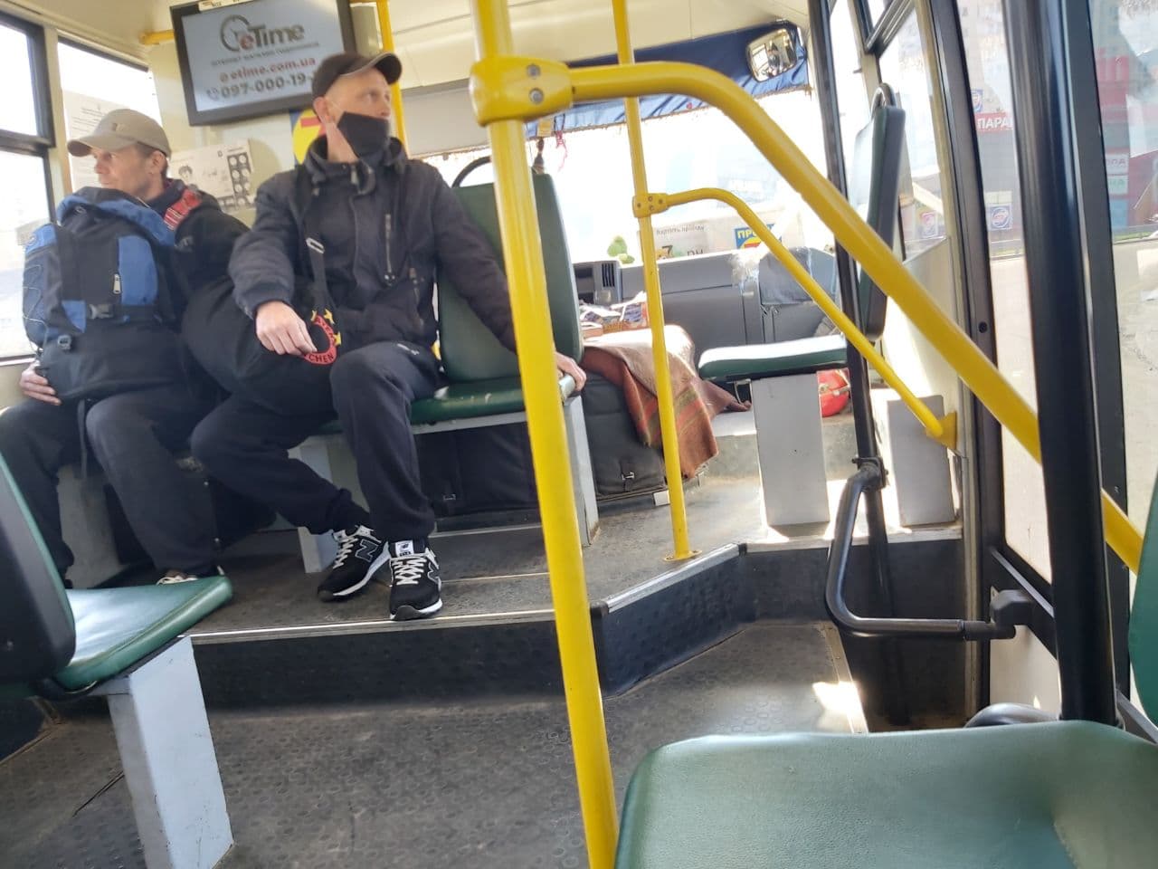 Жесткий локдаун в Киеве стартовал: в маршрутки можно проскочить без спецпропуска
