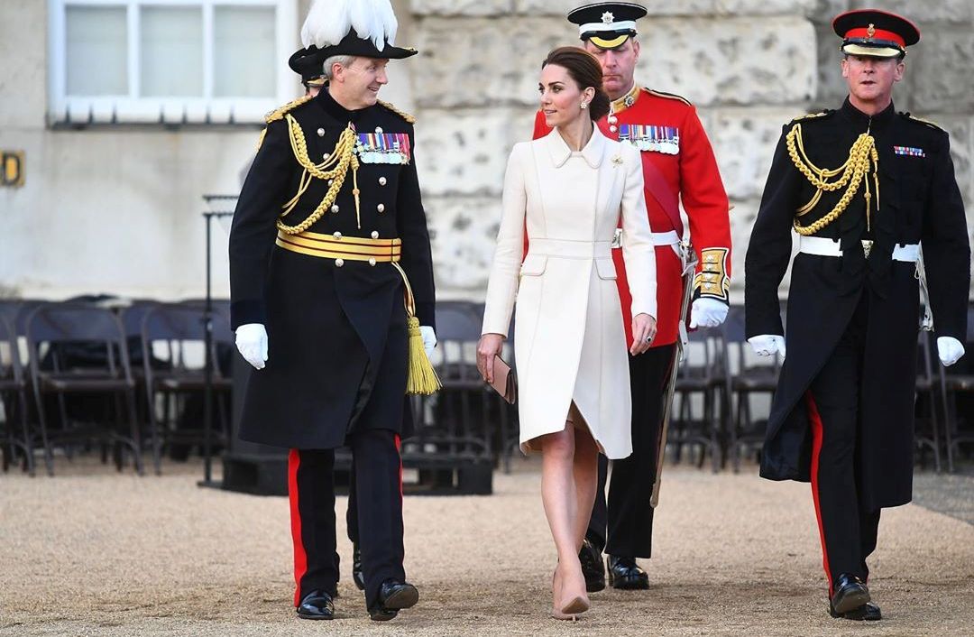 Ваша світлість: Кейт Міддлтон захопила мережу бездоганним образом в білих тонах