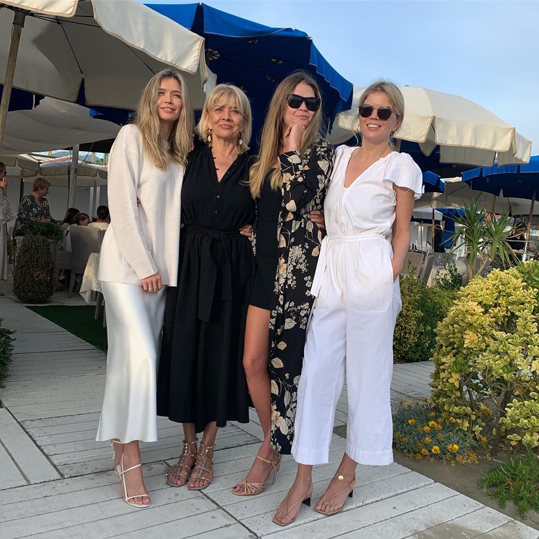 "Як ви схожі!" Віра Брежнєва показала рідкісне фото з мамою-іменинницею