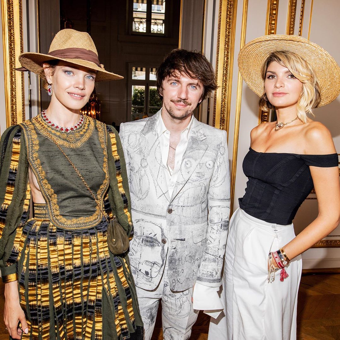 Ноги від вух: Наталія Водянова демонструє бездоганну фігуру і почуття стилю