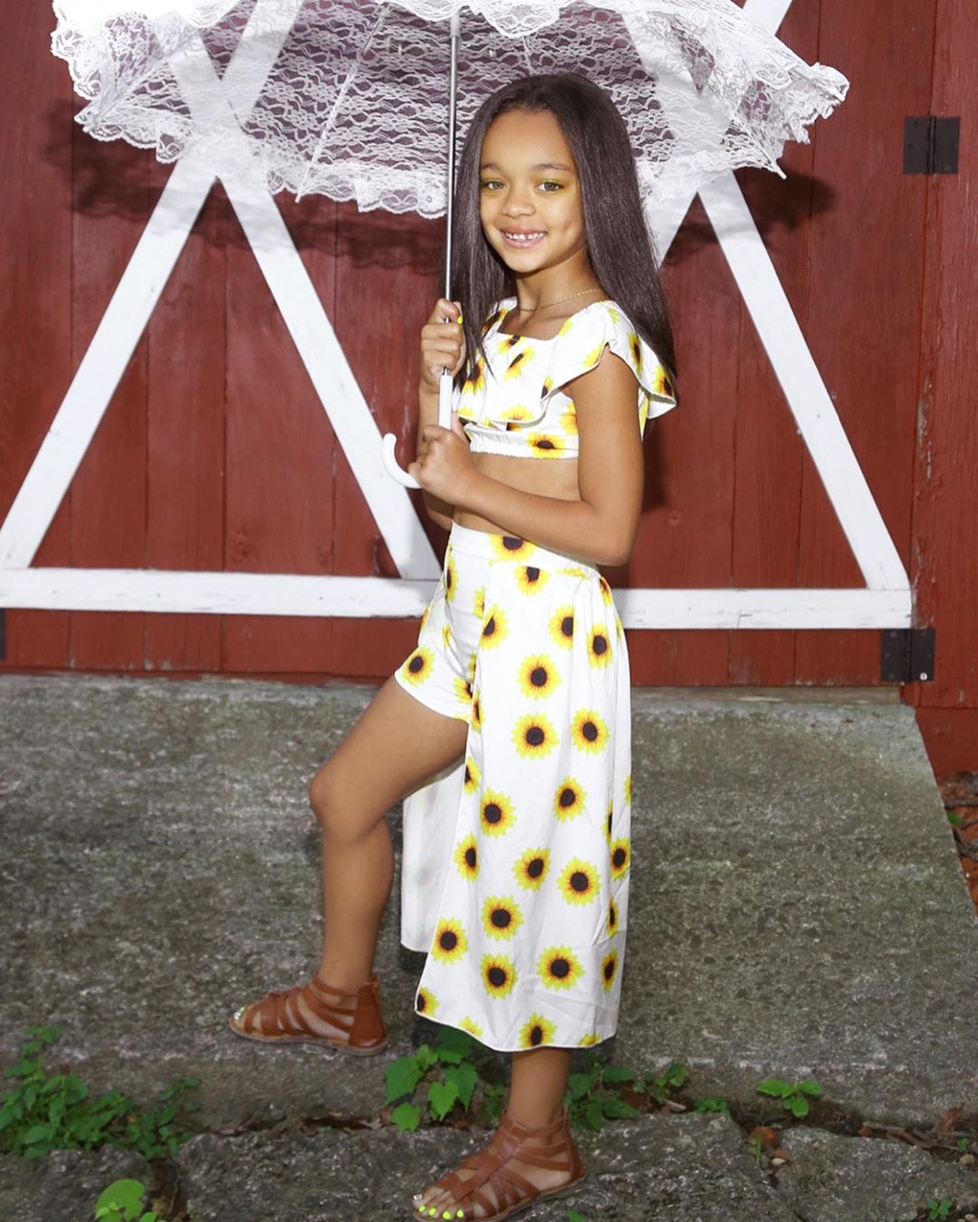 Они идентичны! Рианна показала своего двойника, который уже покоряет сеть