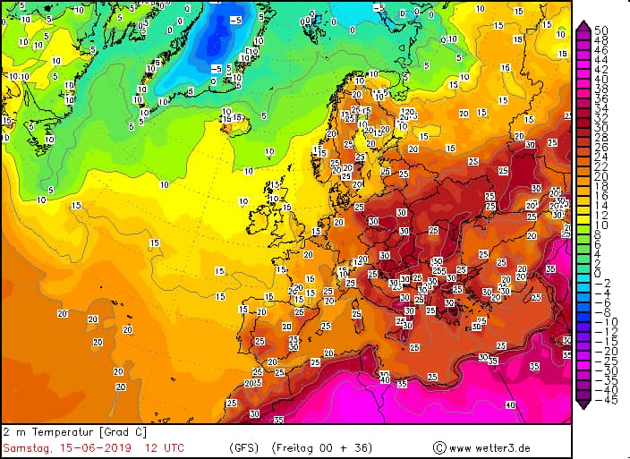 Погода знову лютує: де на вихідних пройдуть грози і стане прохолодніше