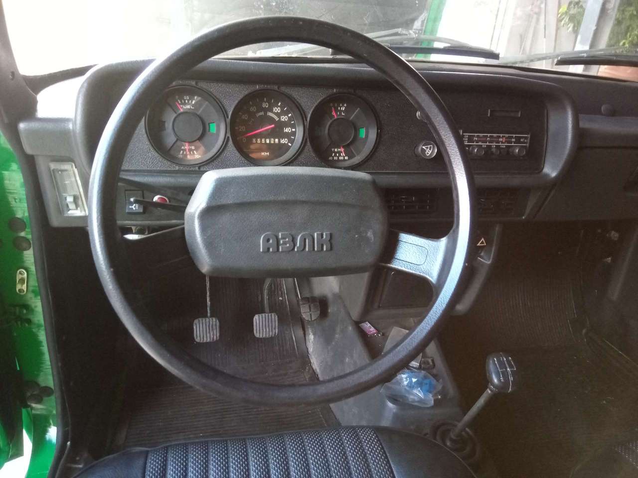 Коштує, як нова іномарка: в Італії виставили на продаж 42-річний "Москвич"