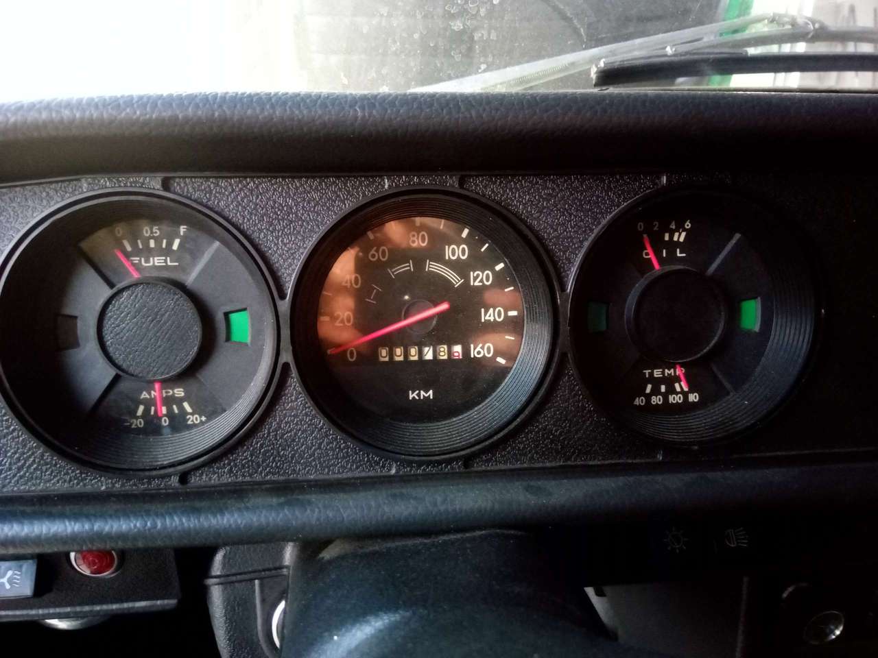 Коштує, як нова іномарка: в Італії виставили на продаж 42-річний "Москвич"