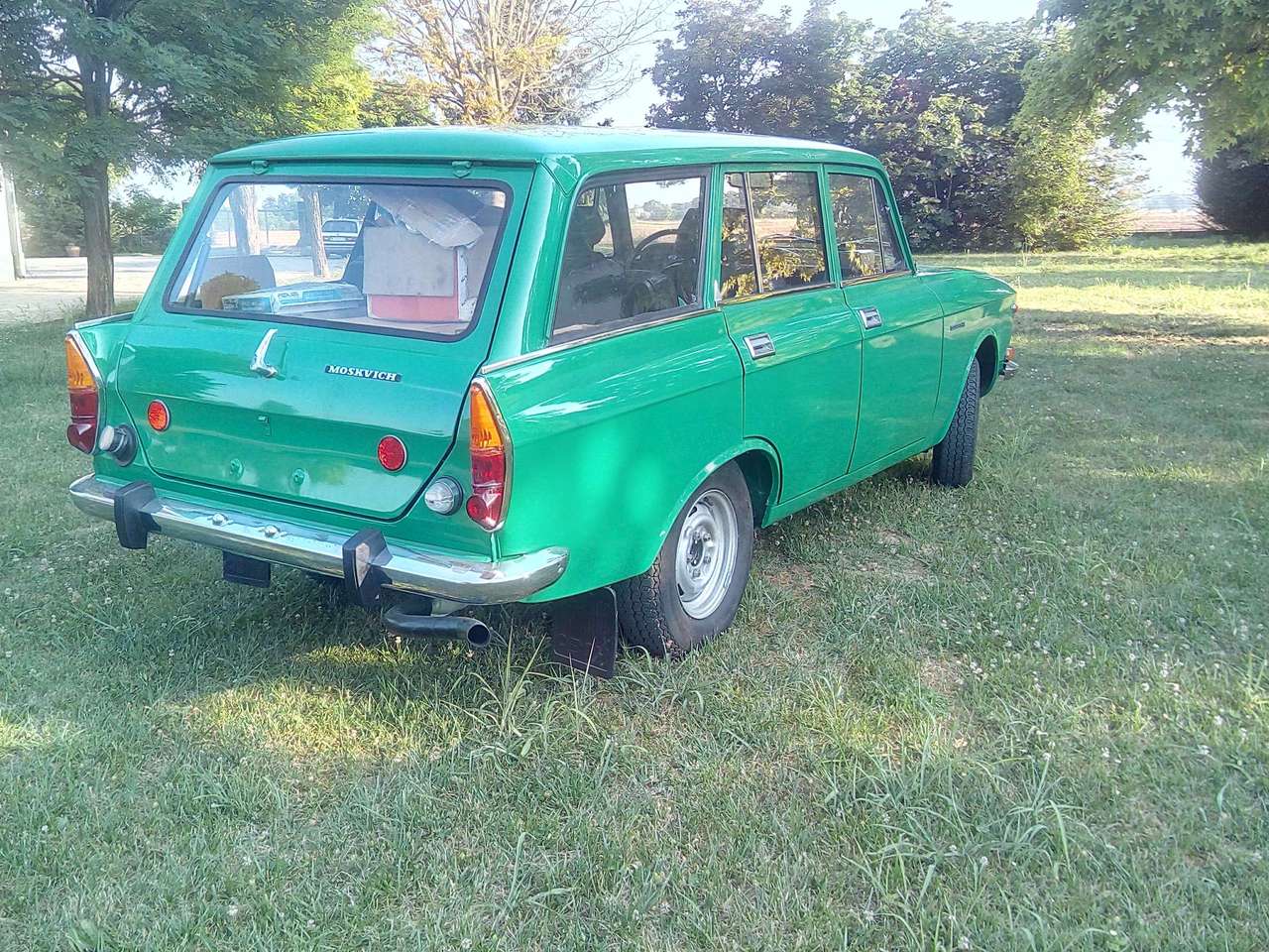 Коштує, як нова іномарка: в Італії виставили на продаж 42-річний "Москвич"