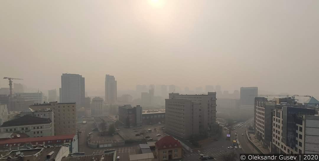 Смог в Киеве: как изменилась ситуация и новые случаи поджогов (фото, видео)