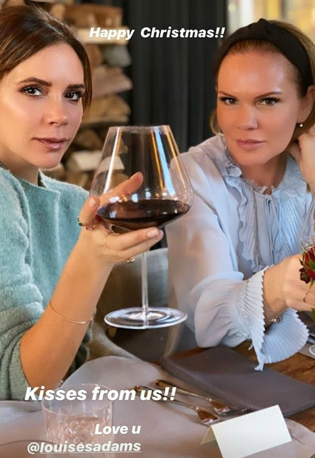 Две красотки: Виктория Бекхэм показала редкое фото с младшей сестрой