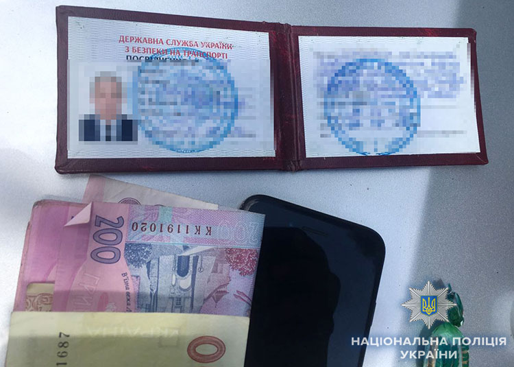 Правоохоронці на хабарі затримали заступника голови &quot;Укртрансбезпеки&quot; Миколаївської області
