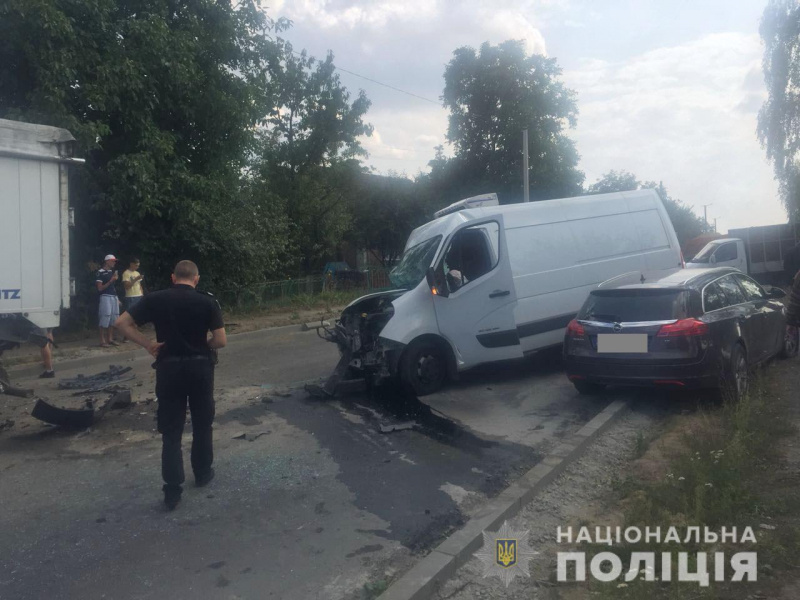 В Ровненской области столкнулись четыре автомобиля, есть пострадавшие