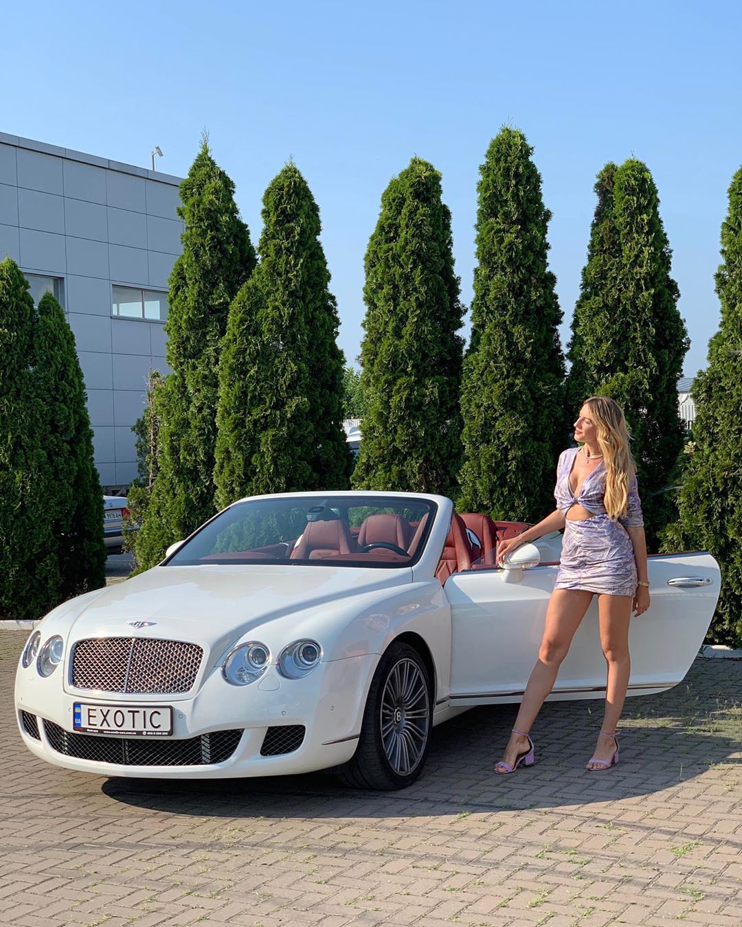 Леся Никитюк в экстремальном мини оказалась перед нелегким выбором