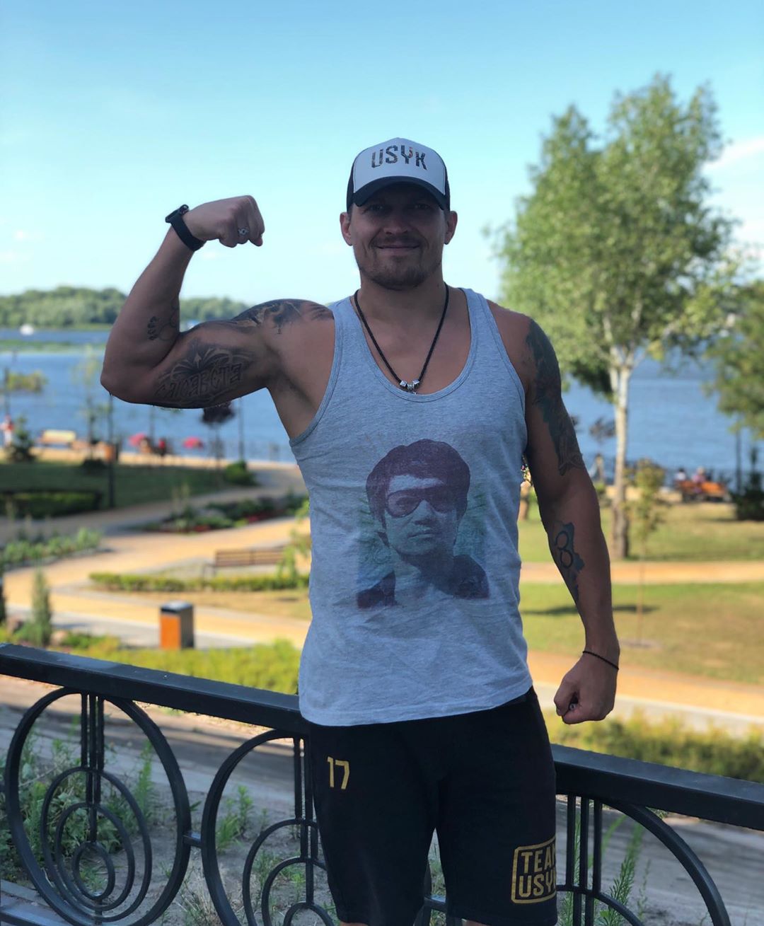 Усик мріє, щоб його викрали інопланетяни (відео)