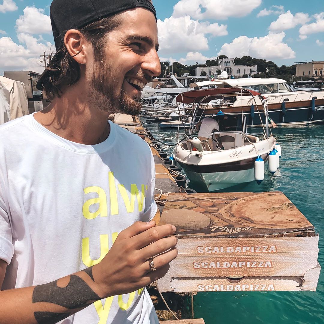 &quot;Пируем на всю!&quot; Дантес и Дорофеева показали, как отмечают годовщину