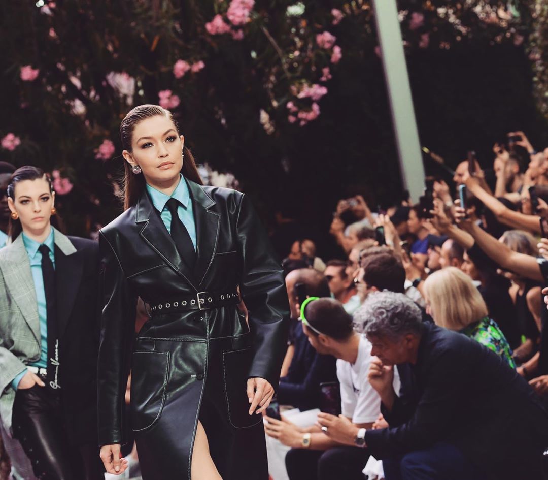 Сильно стильно: Джіджі Хадід демонструє, як носити трендові речі з чоловічого плеча&quot;