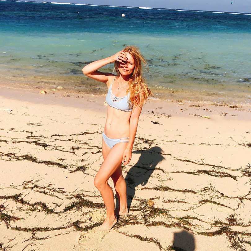 "Как 16-летняя!": Стройная Ольга Фреймут восхитила сеть фигурой в купальнике