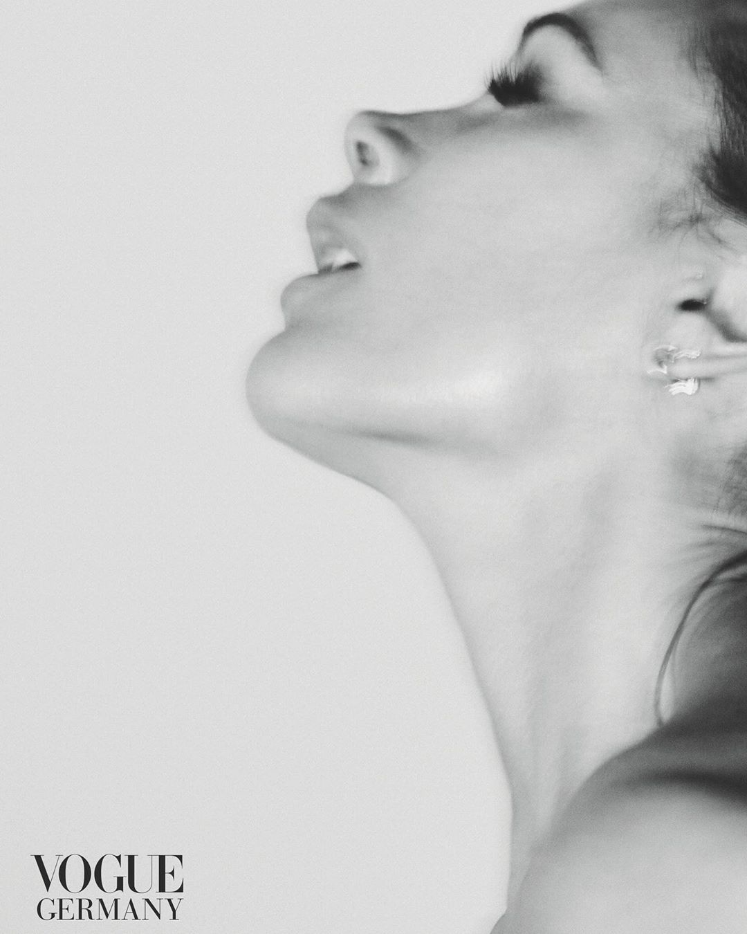 45-летняя Виктория Бекхэм блистает в откровенной съемке для известного глянца