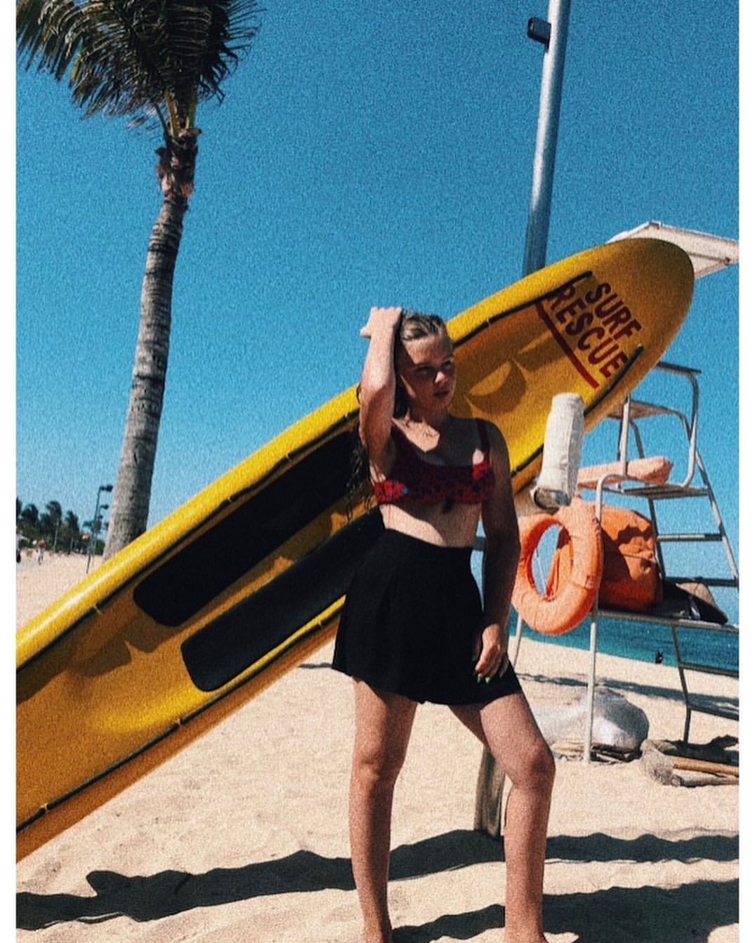 "Как 16-летняя!": Стройная Ольга Фреймут восхитила сеть фигурой в купальнике