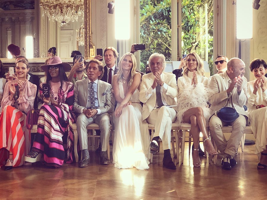 Чиста розкіш: Наомі Кемпбелл блищить на показі Valentino в кутюрному вбранні