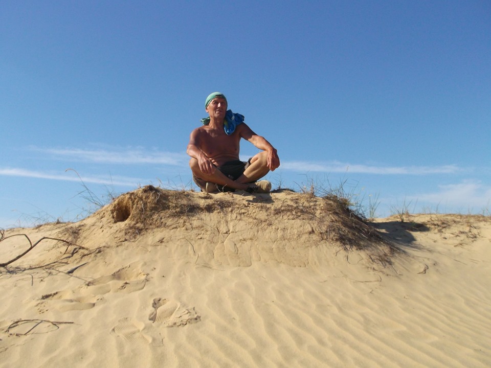 Відомого мандрівника ледь не вбило колесом від УАЗа Нацгвардії: подробиці (відео)