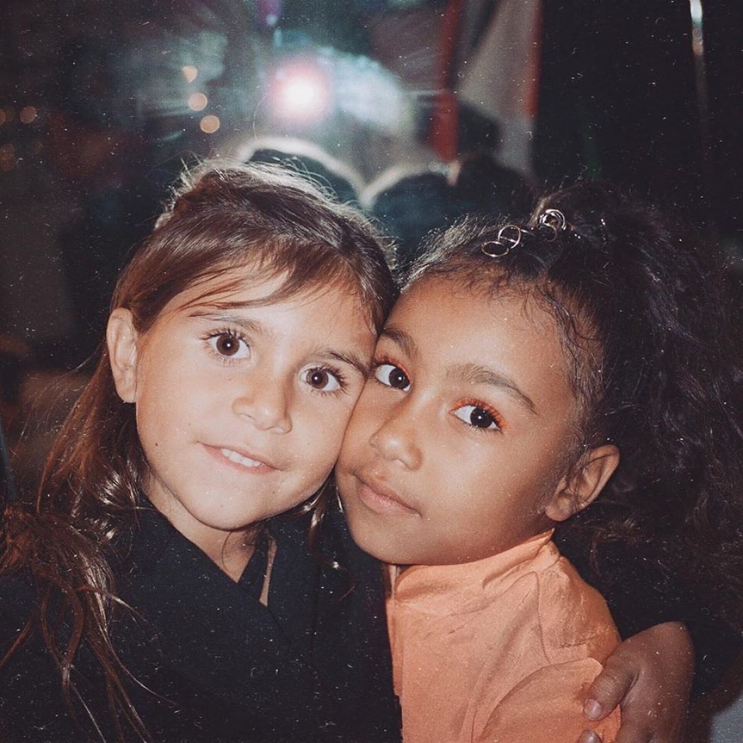 Я многому у нее научилась: Кортни Кардашьян поделилась редким фото с 7-летней дочерью