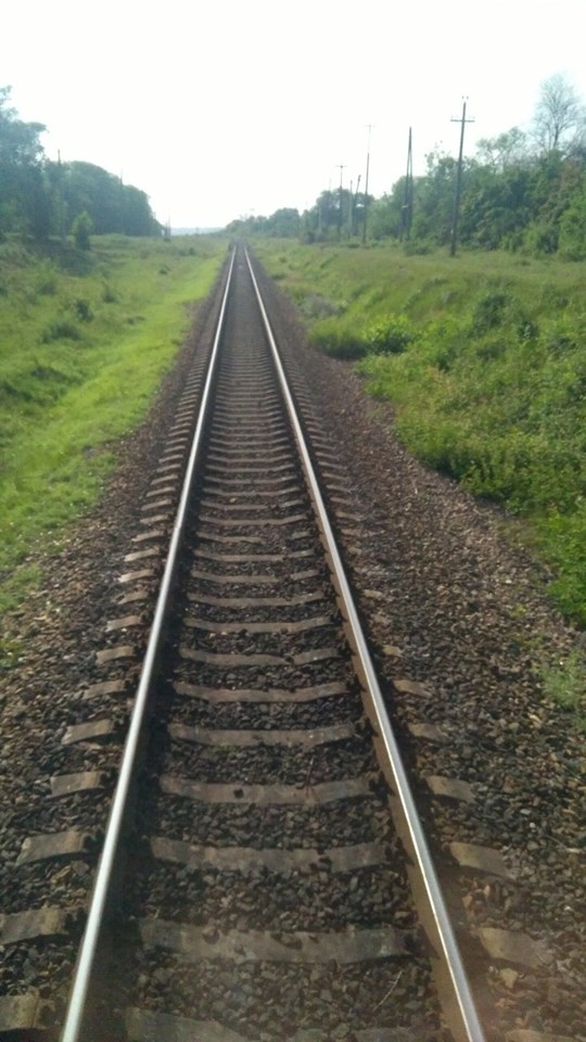 Хлопчик мало не загинув на власний день народження: Укрзалізниця вскочила у новий скандал