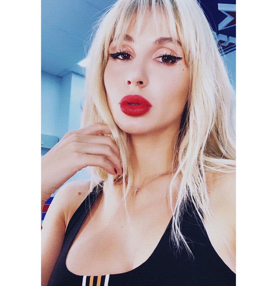 Неужели мужчинам это нравится? Лобода ужаснула внешним видом