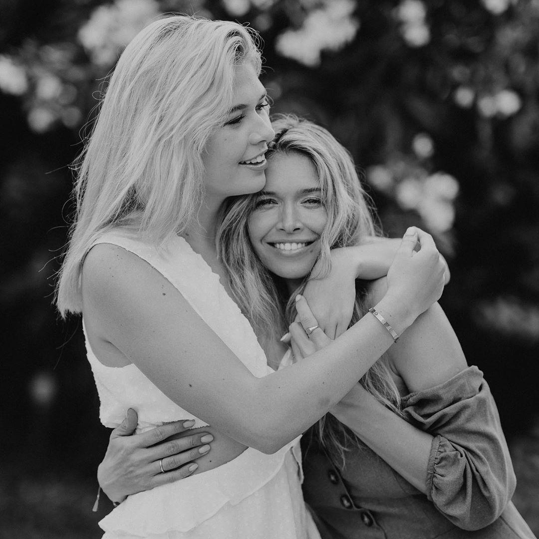 "Я скучаю": дочь Брежневой умилила сеть счастливым пляжным фото с возлюбленным