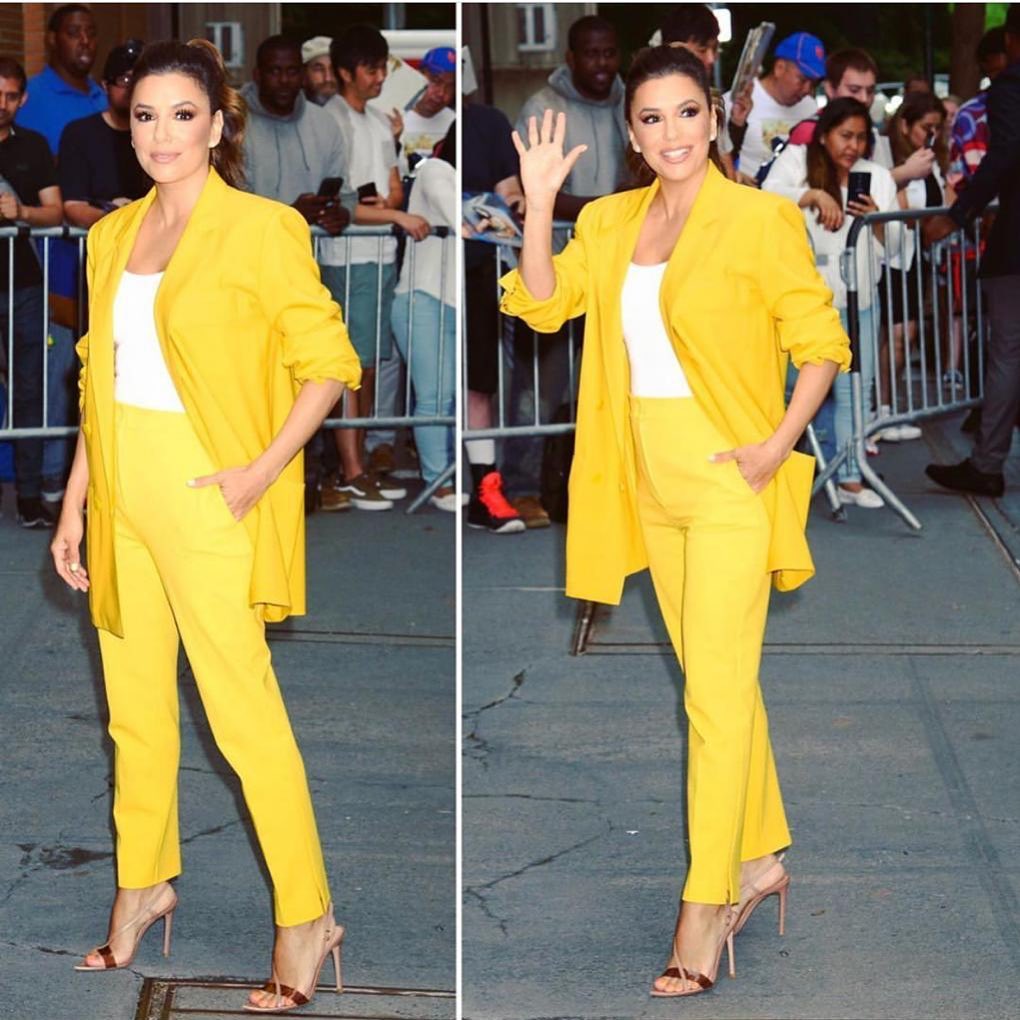 Знойная красотка: Ева Лонгория показала стильный образ и идеальную фигуру