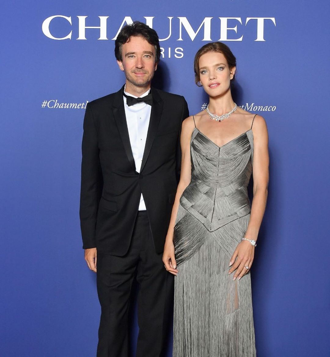 Бездоганна пара: Наталія Водянова з'явилася в Монако в розкішній сукні під руку з коханим