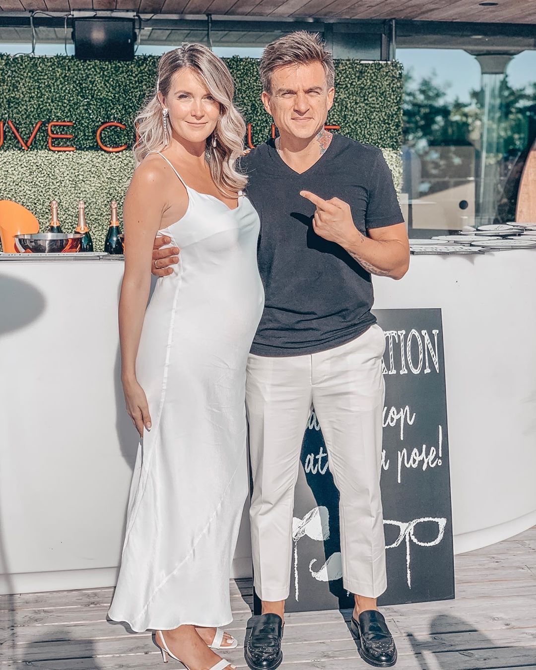 "Почему без жены?" Топалов озадачил одиноким фото на свадьбе сестры