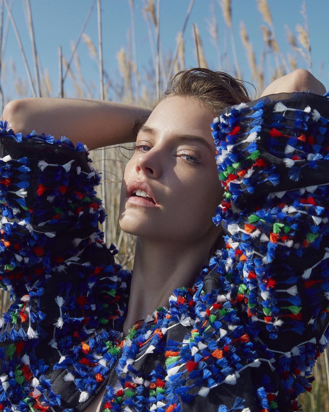 "Ангел" Victoria's Secret Барбара Палвін підкреслила пишні форми стильними нарядами