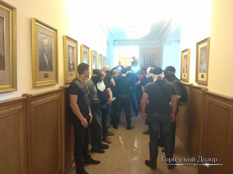 В Харьковском горсовете произошли столкновения