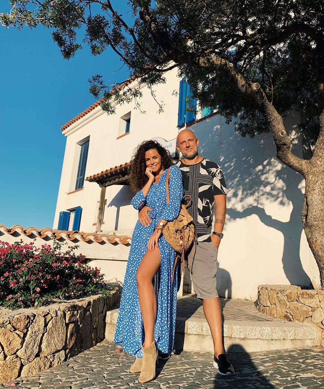 "Одно целое": романтичные Потап и Каменских устроили променад по улочкам Сардинии