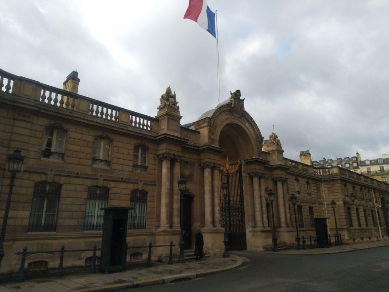 Зеленский и Путин встретятся в доме для любовницы короля (видео и фото)
