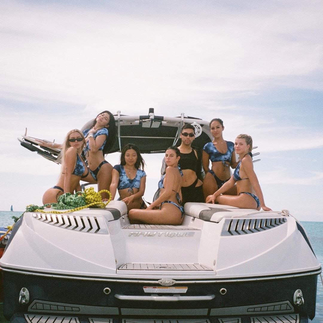 Благодаря тебе я справилась со всем: Кайли Дженнер умилила фото с годовалой дочерью