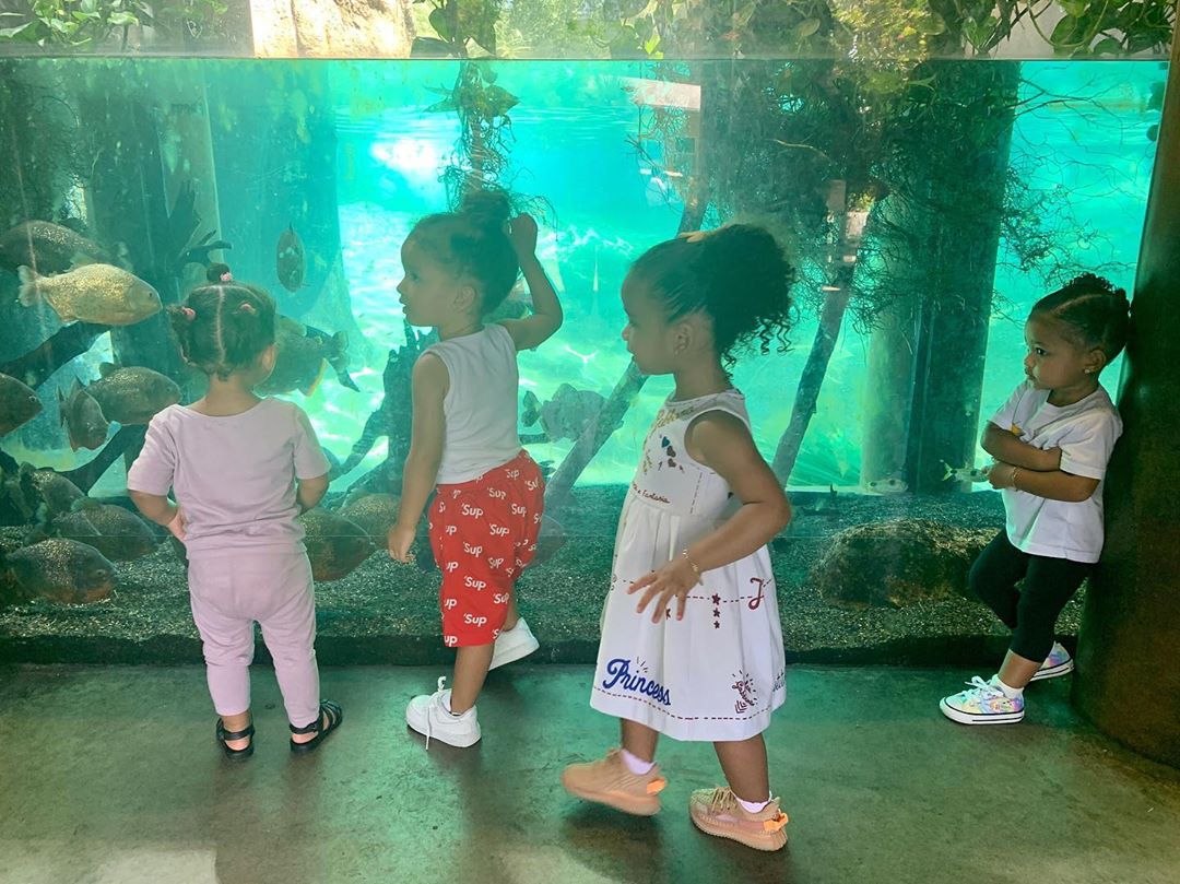 Она слишком крутая! Кайли Дженнер умилила сеть новым фото годовалой дочери